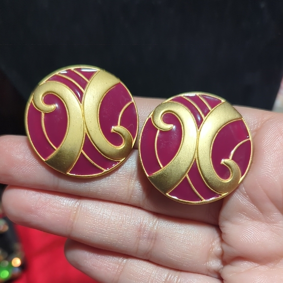 GJD Ginnie Johansen Clip On Earrings - Picture 1 of 3